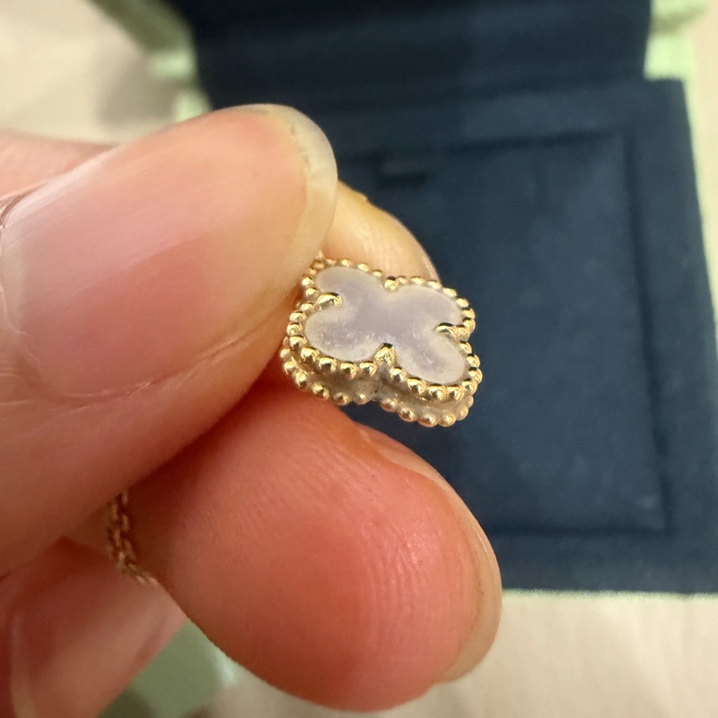 🈶盒子+23年保卡❤️ vca #梵克雅寶 Alhambra #白貝母 #小白花 #項鍊-23