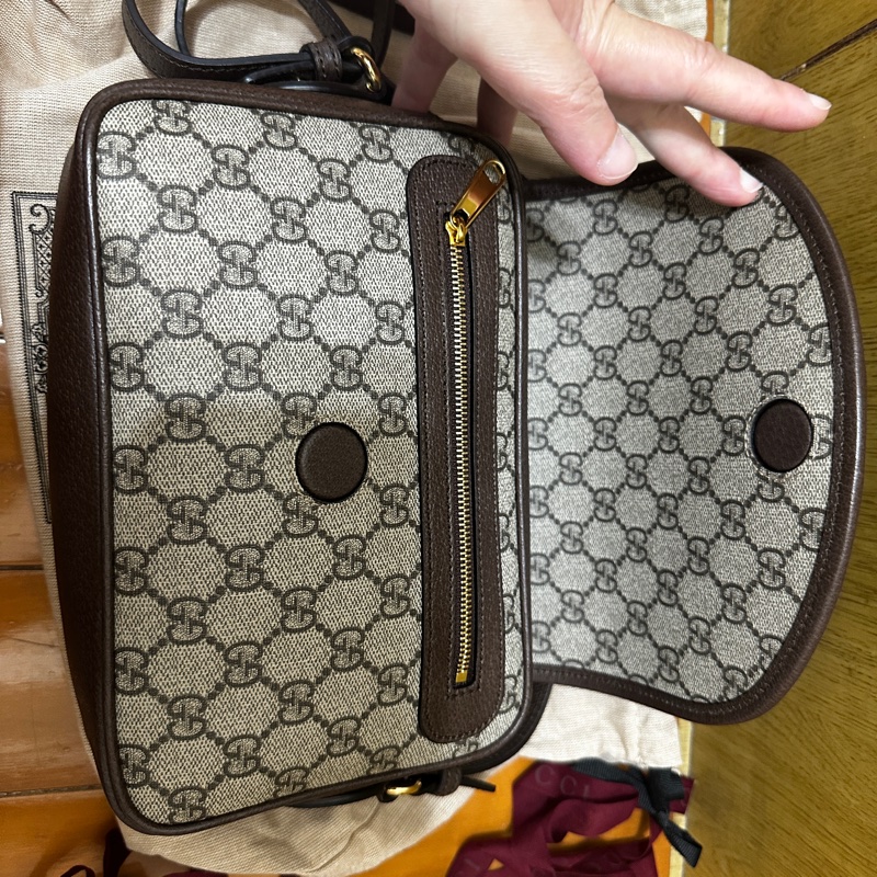 Gucci新款二合一多用途郵差包-1