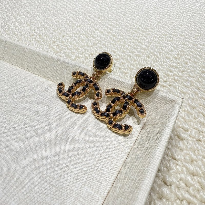 CHANEL - 高級手工坊皮穿鍊雙C耳環-0