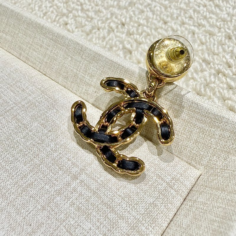 CHANEL - 高級手工坊皮穿鍊雙C耳環-1