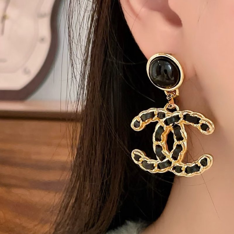 CHANEL - 高級手工坊皮穿鍊雙C耳環-0