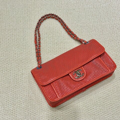 CHANEL - 珊瑚橘簍空up in the air手提斜背包