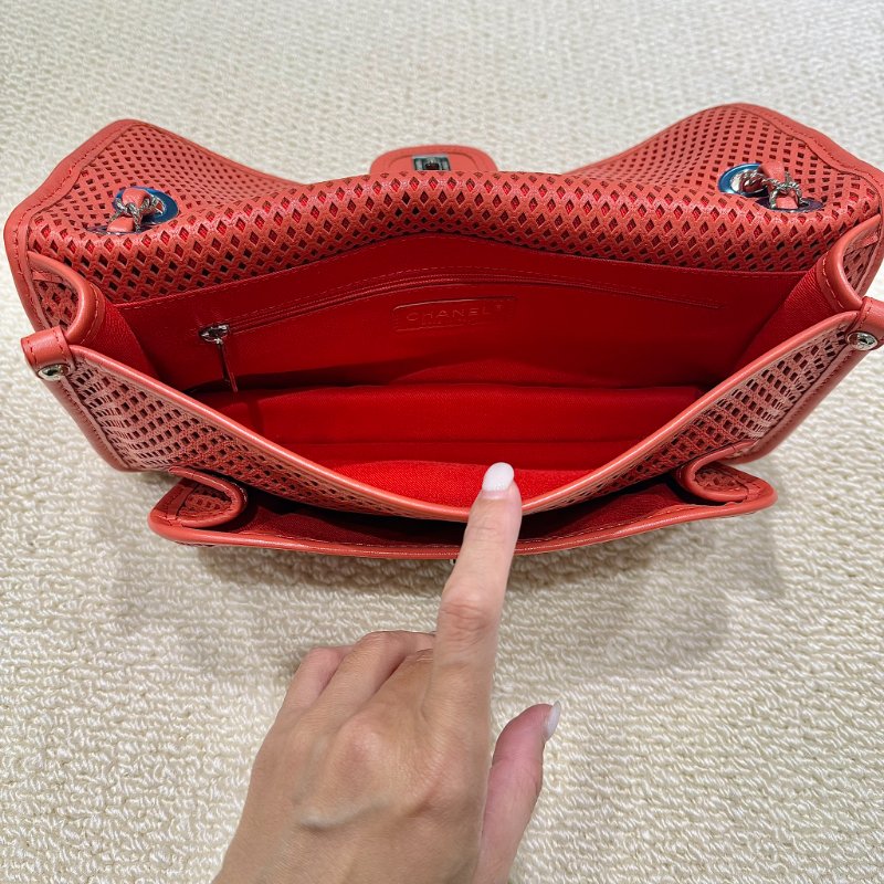 CHANEL - 珊瑚橘簍空up in the air手提斜背包-10