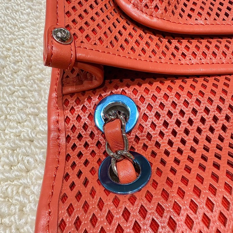 CHANEL - 珊瑚橘簍空up in the air手提斜背包-16