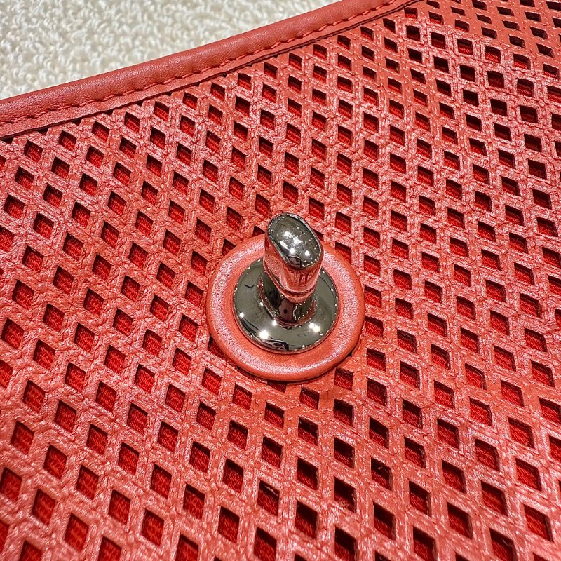 CHANEL - 珊瑚橘簍空up in the air手提斜背包-18