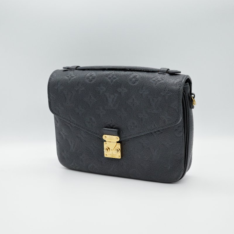 LV Pochette 黑色牛皮壓紋郵差包🤍-2
