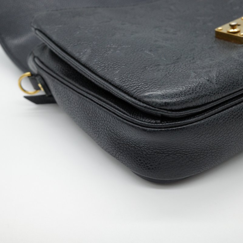 LV Pochette 黑色牛皮壓紋郵差包🤍-13