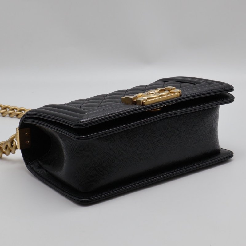 CHANEL Boy20 粒面牛皮口蓋包 - 黑金-5