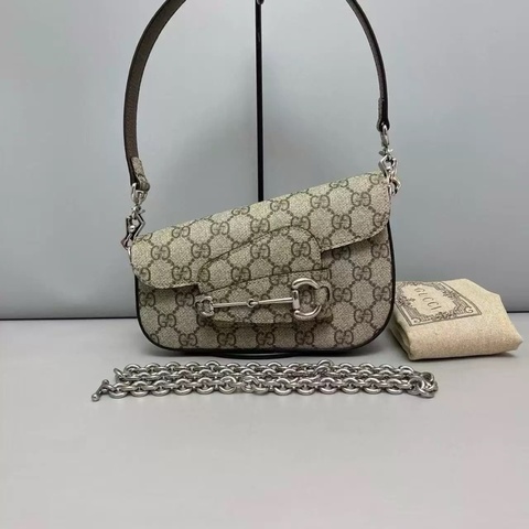 Gucci 馬銜扣1955 Horsebit 斜肩雙肩帶 斜挎包Gucci 馬銜扣1955 Horsebit 斜肩雙肩帶 斜挎包