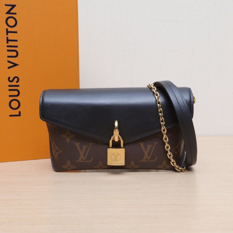 LOUIS VUITTON PADLOCKONSTRAP鎖頭斜挎包黑色牛皮老花晶片肩背包-0