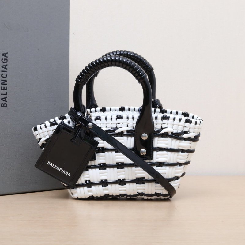 BALENCIAGA 黑白人造革編織菜籃子斜挎包肩背包-0