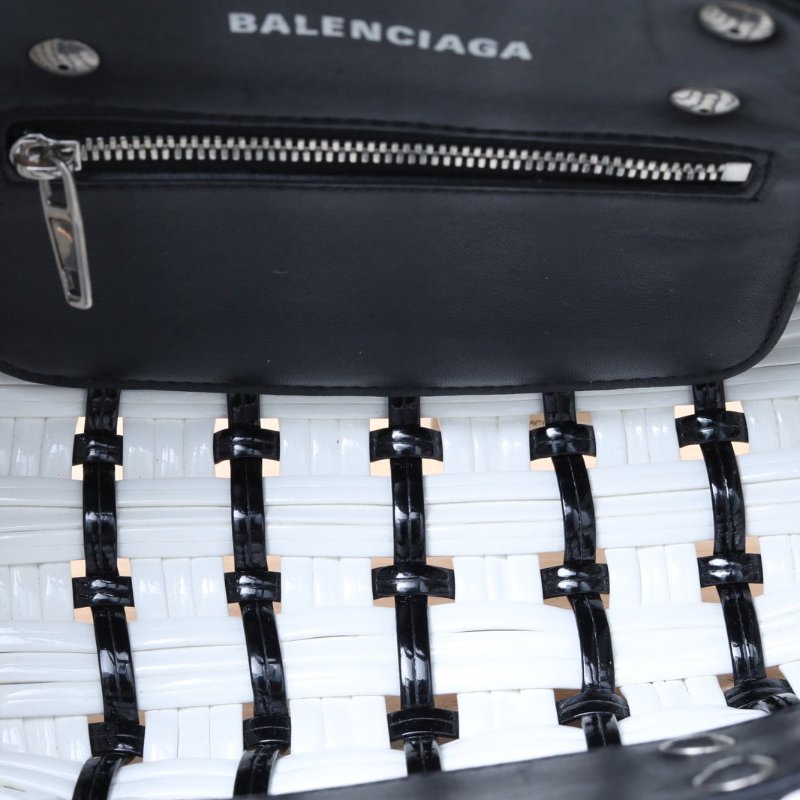 BALENCIAGA 黑白人造革編織菜籃子斜挎包肩背包-2