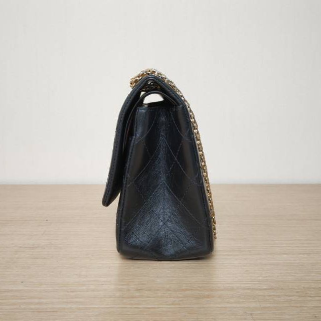 CHANEL 2.55口蓋包大號28黑色牛皮20開金扣肩背包-1