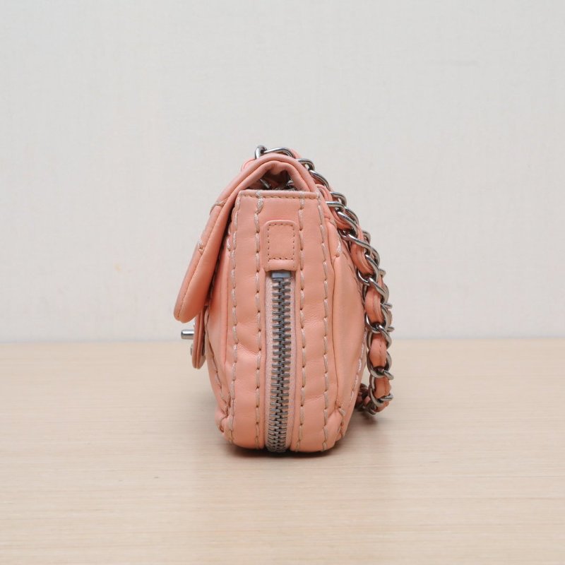 CHANEL 珊瑚粉牛皮11開銀扣CF季節款外縫線大菱格口蓋包肩背包-2