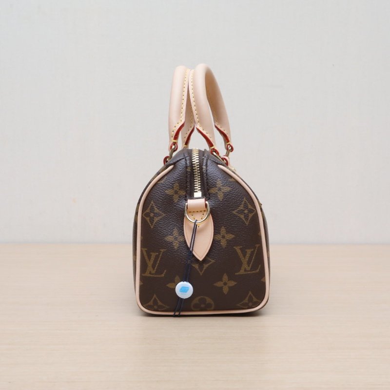 LOUIS VUITTON Sp20可拆卸黑白寬肩帶老花PVC晶片肩背包-2