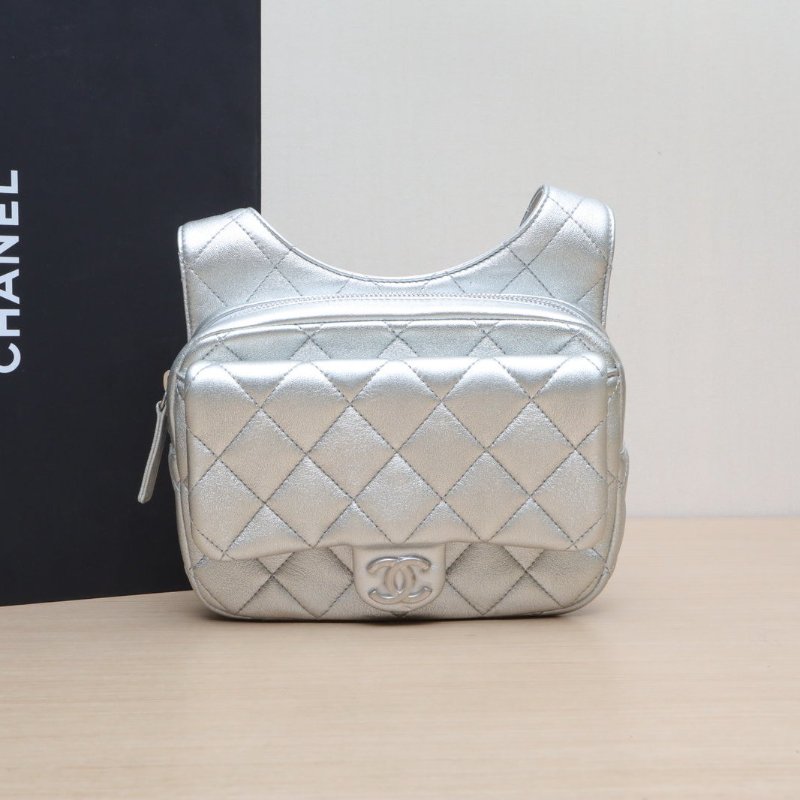 CHANEL 銀色牛皮晶片開銀扣24C太空銀雙肩包19肩背包-0