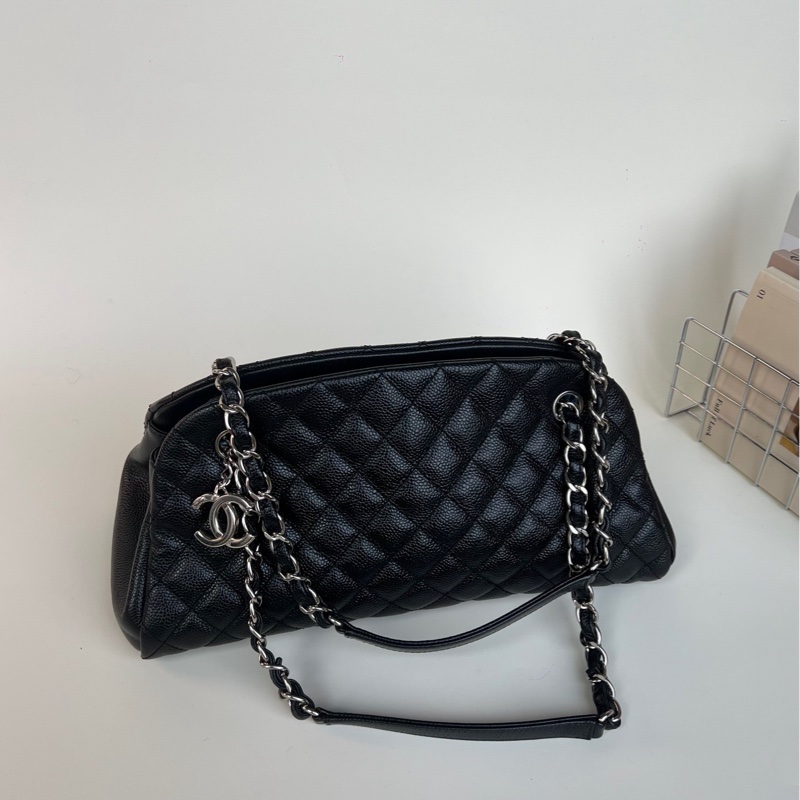 Chanel黑銀魚子醬保齡球-0