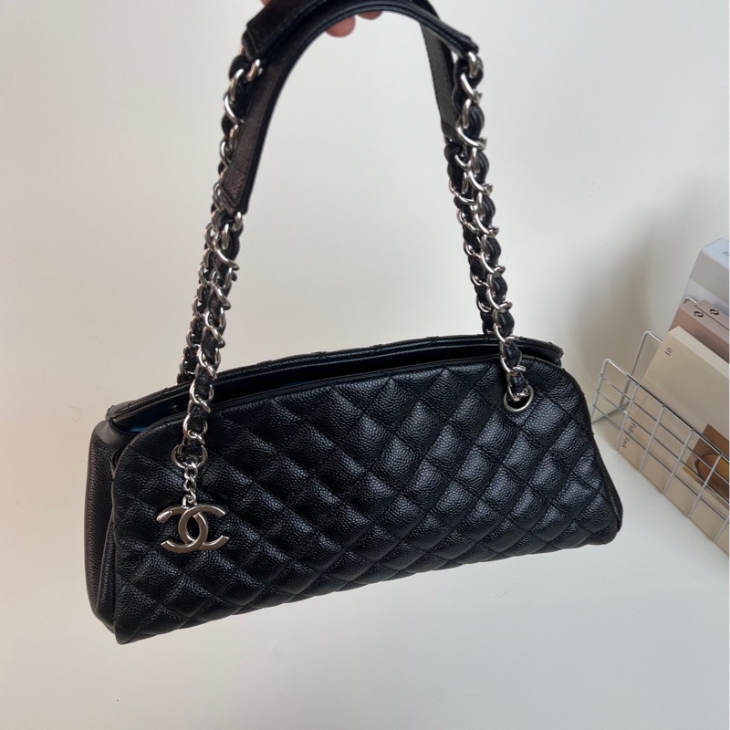 Chanel黑銀魚子醬保齡球-3