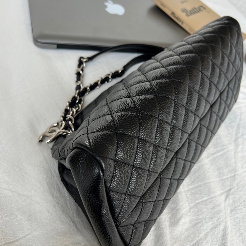 Chanel黑銀魚子醬保齡球-10