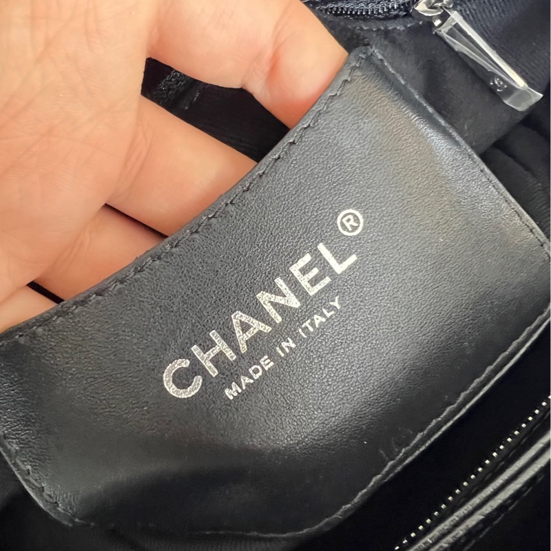 Chanel黑銀魚子醬保齡球-13