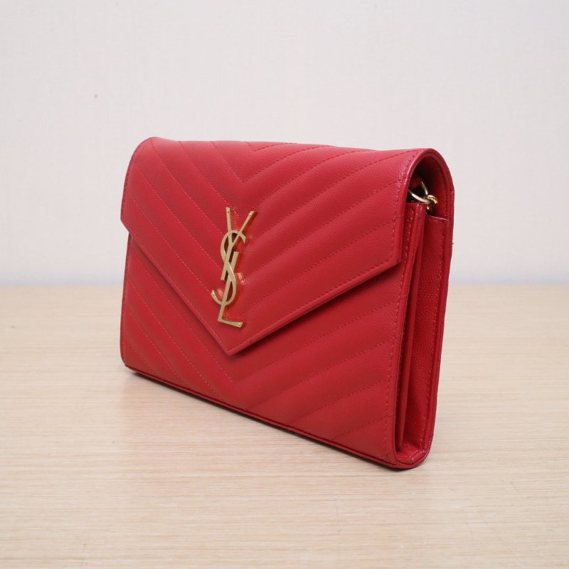SAINT LAURENT CASSANDRA信封鏈條包22MATELASSV紋紅色牛皮金扣肩背包-4