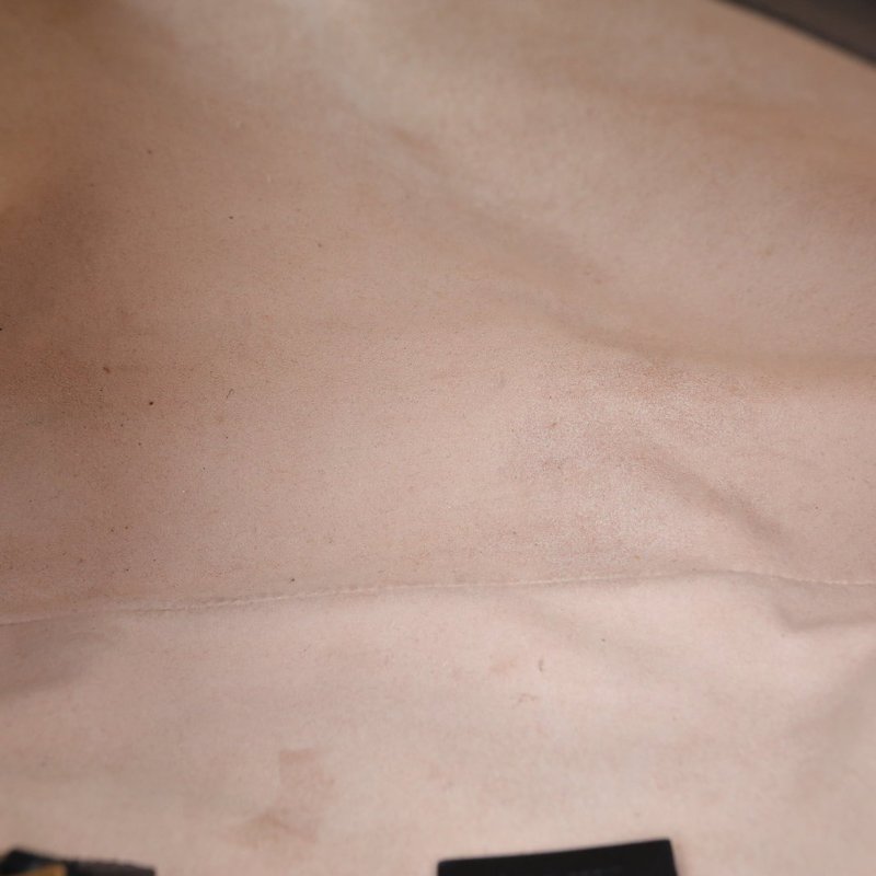 GUCCI GGMarmont肩背包小號26黑色牛皮金扣肩背包-2