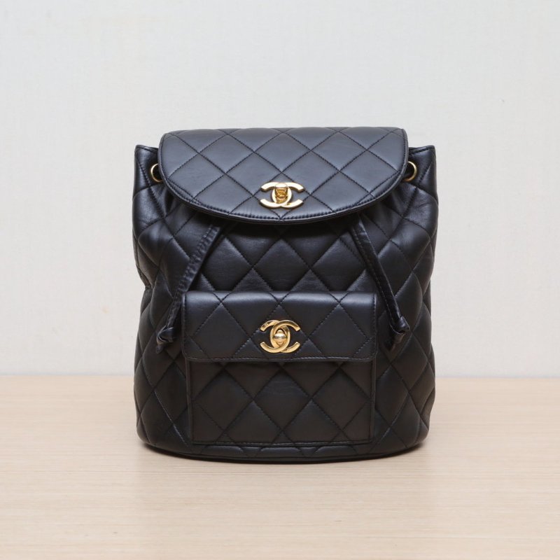 CHANEL 中古黑金羊Duma雙肩包黑色羊皮4開金扣肩背包-1