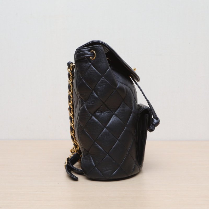 CHANEL 中古黑金羊Duma雙肩包黑色羊皮4開金扣肩背包-3