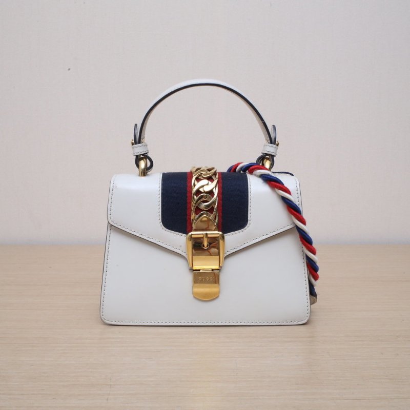 GUCCI Sylvie塞爾維亞絲帶包皮手帶Mini20白色牛皮金扣肩背包-1
