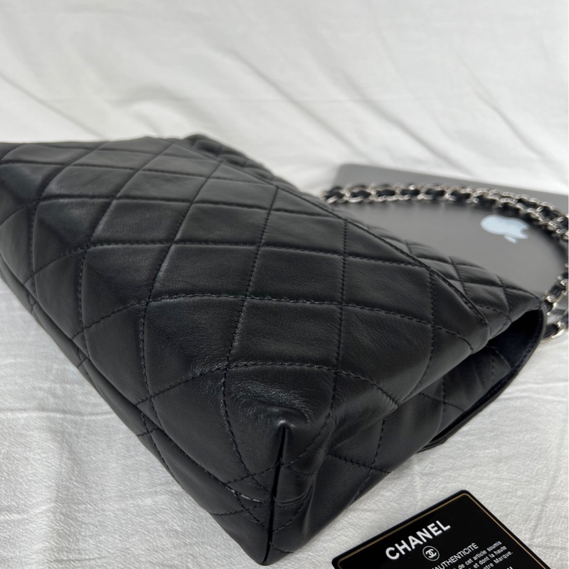 Chanel黑銀牛皮貝嫂公文機場包-8