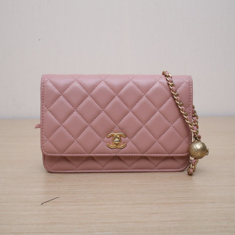 CHANEL CFWOC19粉色羊皮晶片開金扣金球調節扣肩帶肩背包-1