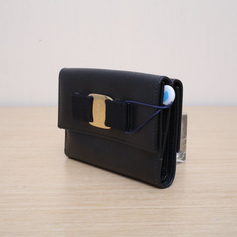 FERRAGAMO 黑色牛皮錢包肩背包-2