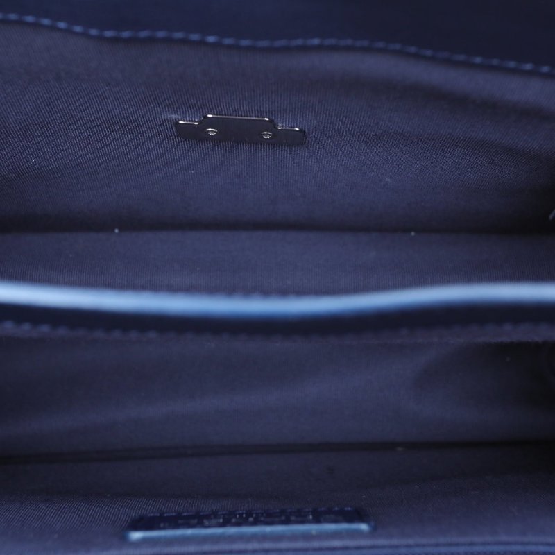 CHANEL 古巴扣菱格紋單肩手提郵差包墨藍色牛皮25開古巴扣肩背包-2