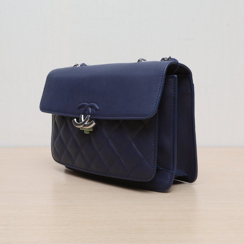 CHANEL 古巴扣菱格紋單肩手提郵差包墨藍色牛皮25開古巴扣肩背包-3