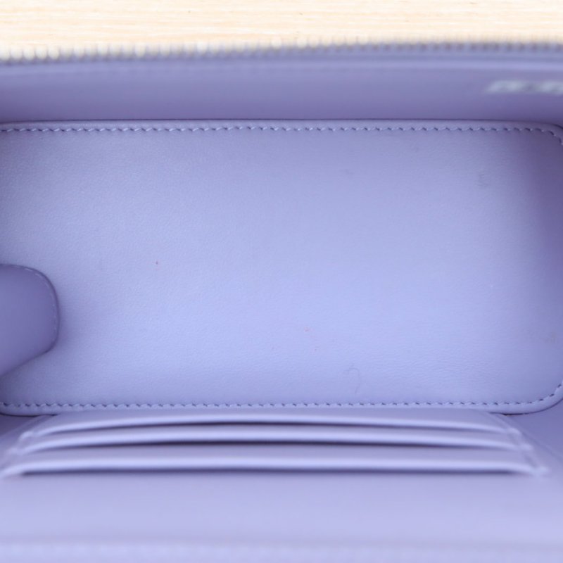 CHANEL 24A手提長盒子化妝包帶鏡子紫色荔枝牛皮鐳射標金扣菱格紋雙皮穿拼金屬字母手柄肩背包-2