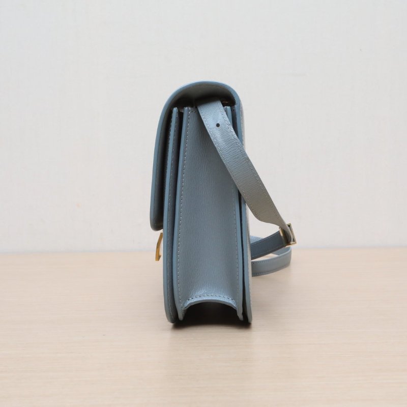 CELINE ClassicBox中號藍色牛皮金扣肩背包-4