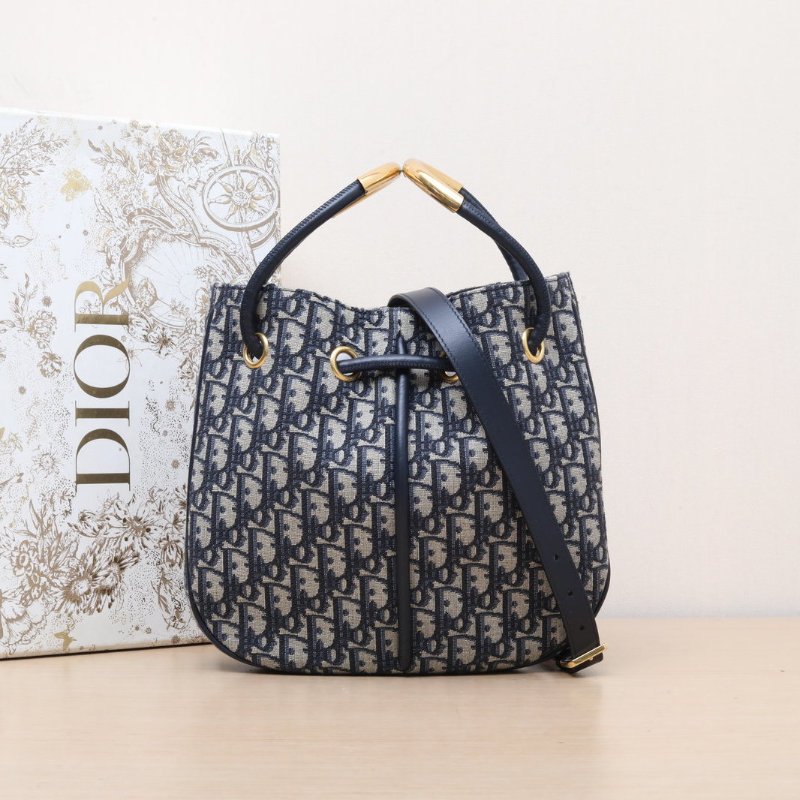 DIOR 墨藍色帆布金扣2024水桶包Nolita吊籃包配可拆卸肩帶肩背包-0