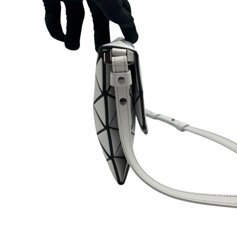 【美收精品】BAOBAO 白色斜背包 B-975【隔月月中將轉賣至日本 上架期限30天】-2