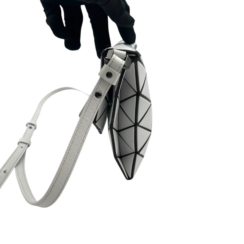 【美收精品】BAOBAO 白色斜背包 B-975【隔月月中將轉賣至日本 上架期限30天】-3