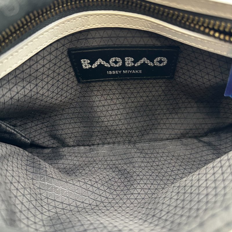 【美收精品】BAOBAO 白色斜背包 B-975【隔月月中將轉賣至日本 上架期限30天】-7