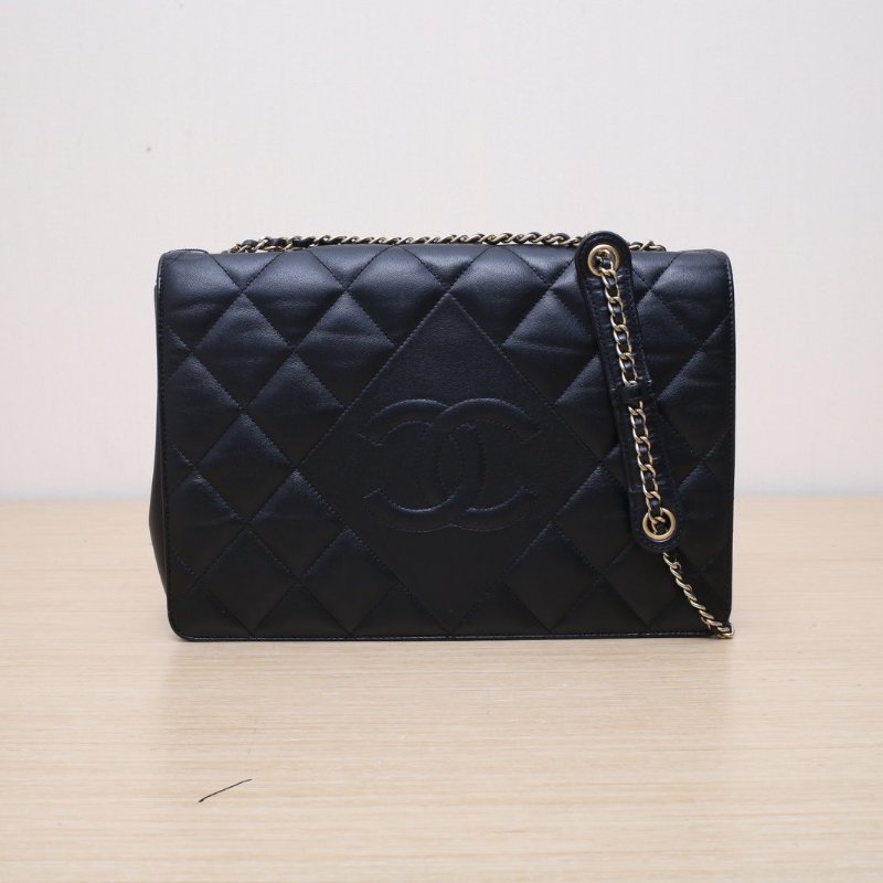 CHANEL 黑色羊皮18開金扣菱格紋雙C翻蓋單肩包肩背包-1