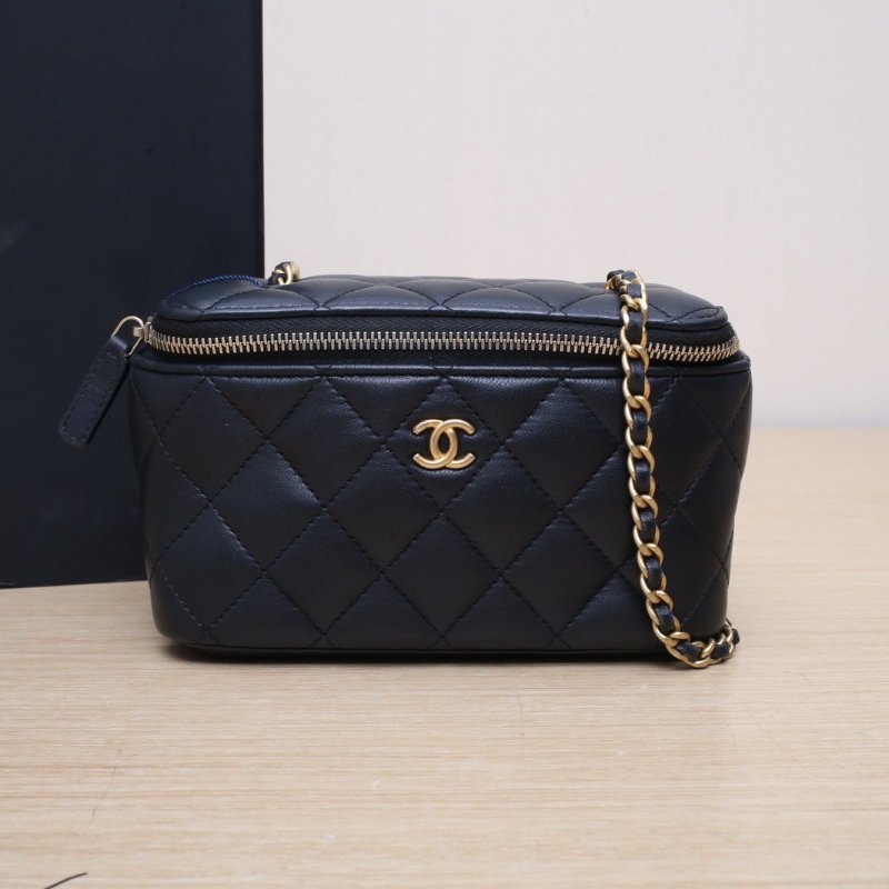 CHANEL 21B長盒子化妝包無鏡子17黑色羊皮31開金扣金球調節扣肩帶肩背包-0