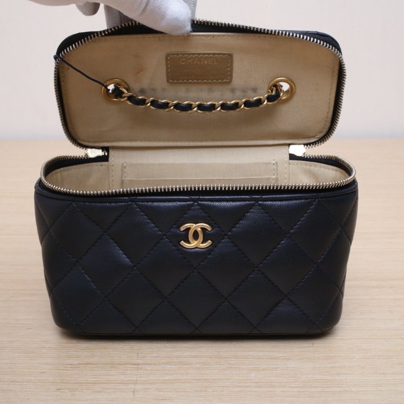 CHANEL 21B長盒子化妝包無鏡子17黑色羊皮31開金扣金球調節扣肩帶肩背包-2