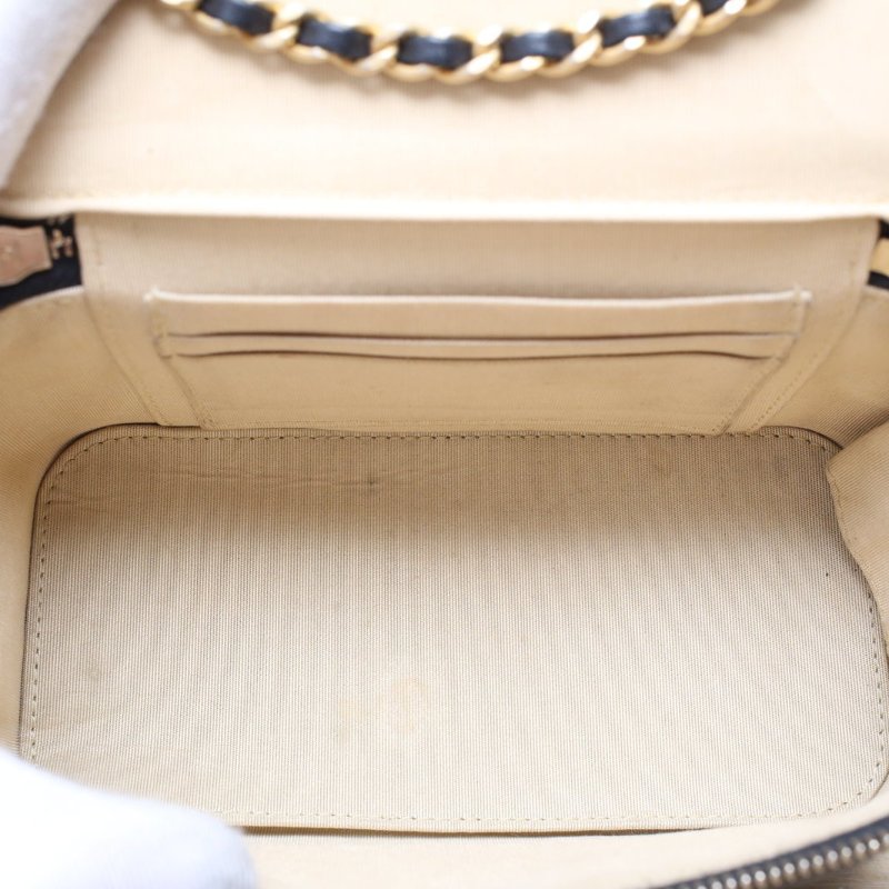 CHANEL 21B長盒子化妝包無鏡子17黑色羊皮31開金扣金球調節扣肩帶肩背包-3