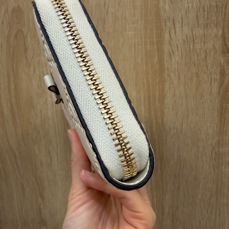 Gucci 白牛皮金釦拉鏈12卡長夾-3