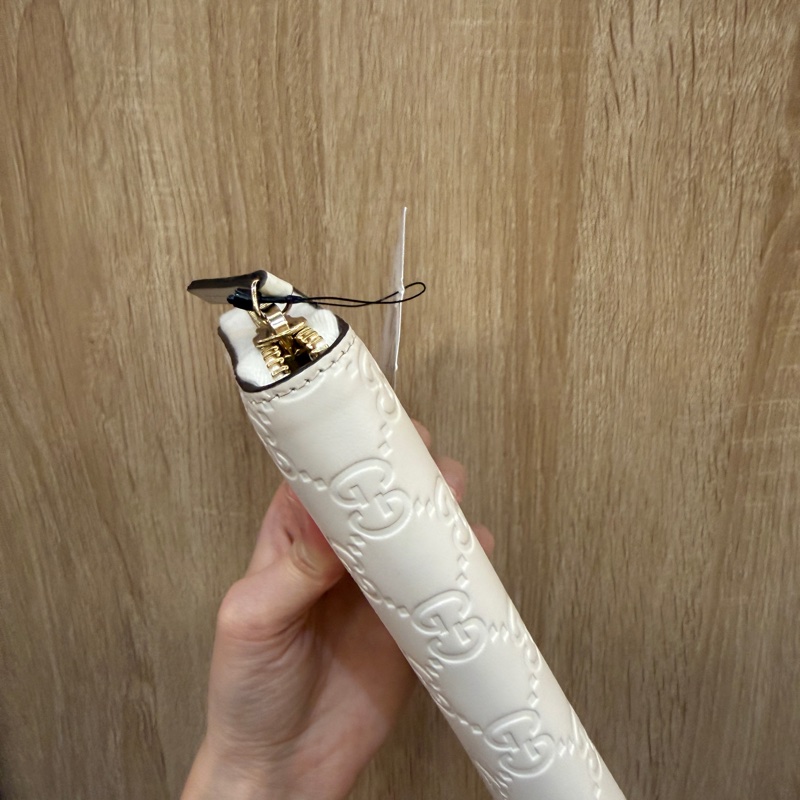 Gucci 白牛皮金釦拉鏈12卡長夾-8