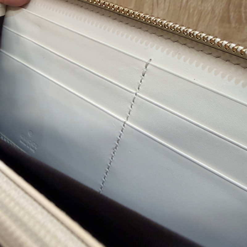 Gucci 白牛皮金釦拉鏈12卡長夾-12