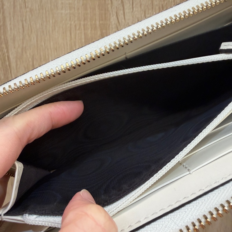 Gucci 白牛皮金釦拉鏈12卡長夾-13