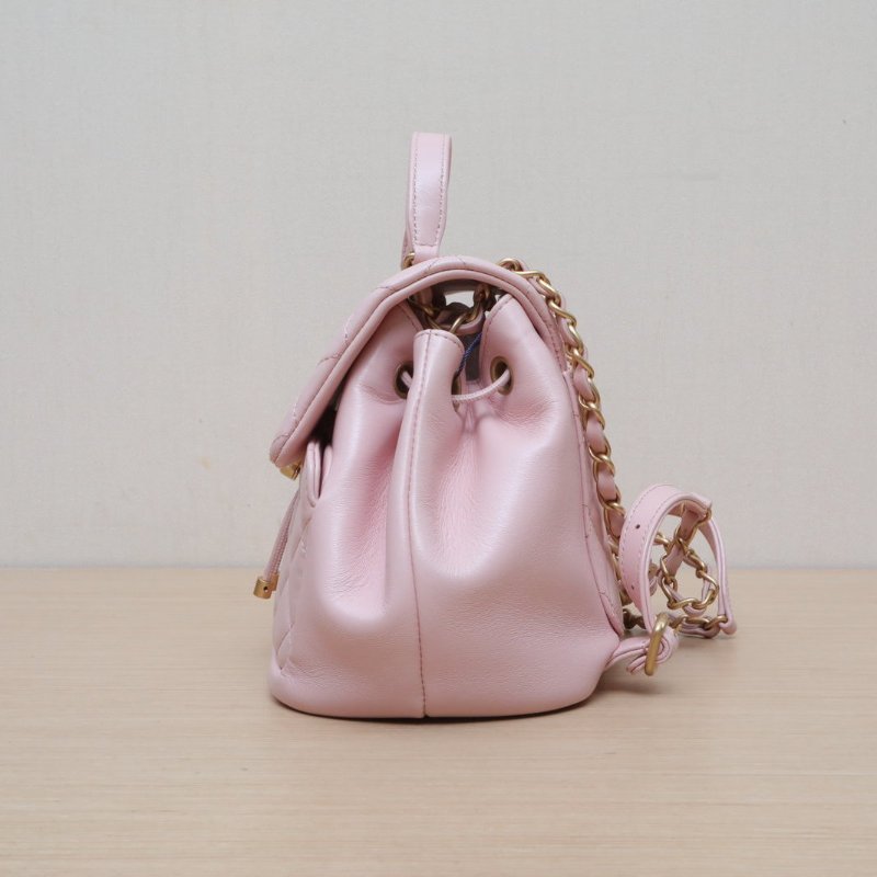 CHANEL 粉色羊皮晶片開金扣23K隱藏款雙肩包肩背包-2