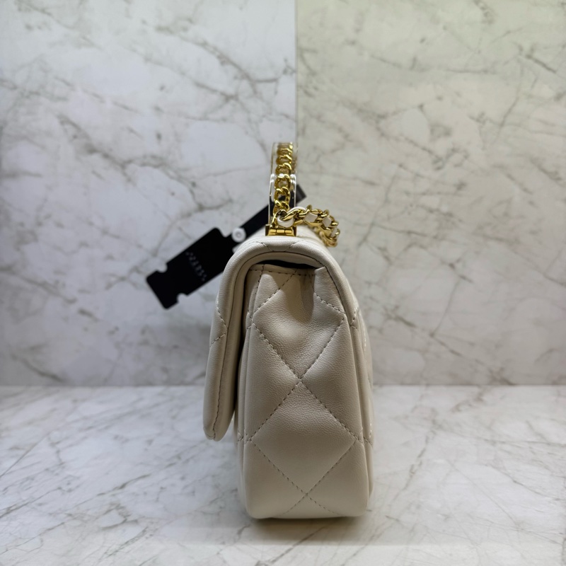 CHANEL白色金釦透明手柄都蓋包/晶片-3